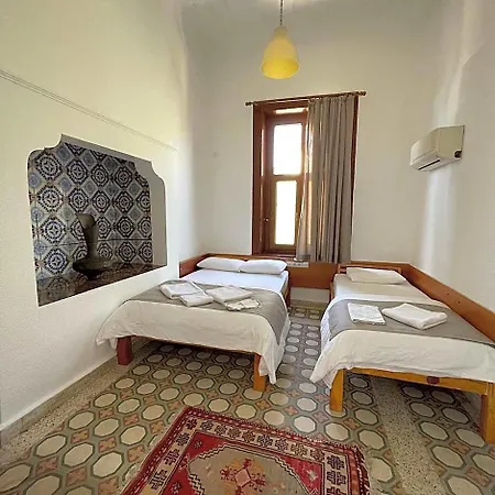 Hotel Held 2*