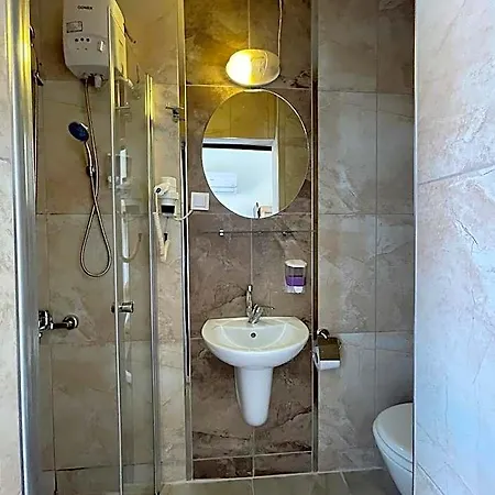 Hotel Held 2*