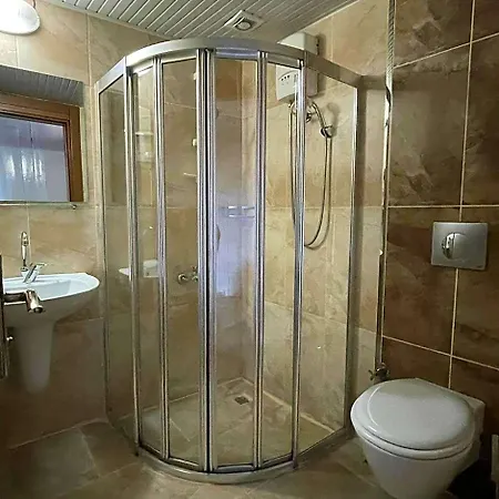 Held Hotel 2*