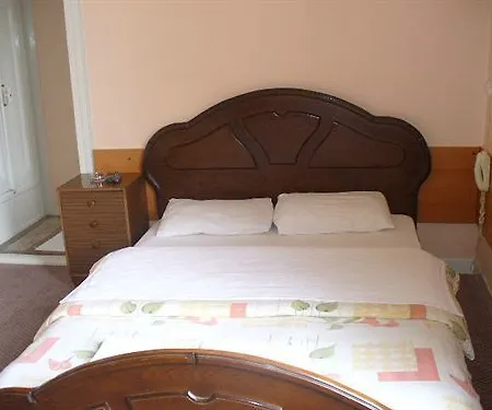 Hotel Held 2*